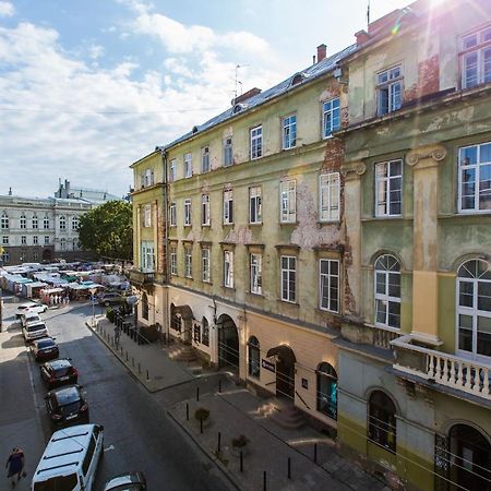 Навпроти Вернісажу Біля Оперного Вулиця Театральна 26 Є Балкон Та Інернет Apartment Lviv Ngoại thất bức ảnh