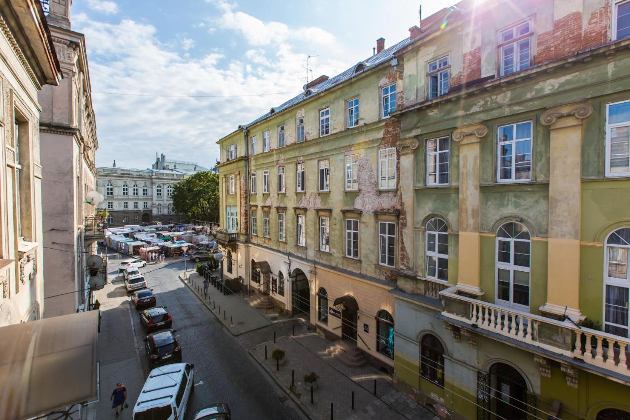 Навпроти Вернісажу Біля Оперного Вулиця Театральна 26 Є Балкон Та Інернет Apartment Lviv Ngoại thất bức ảnh