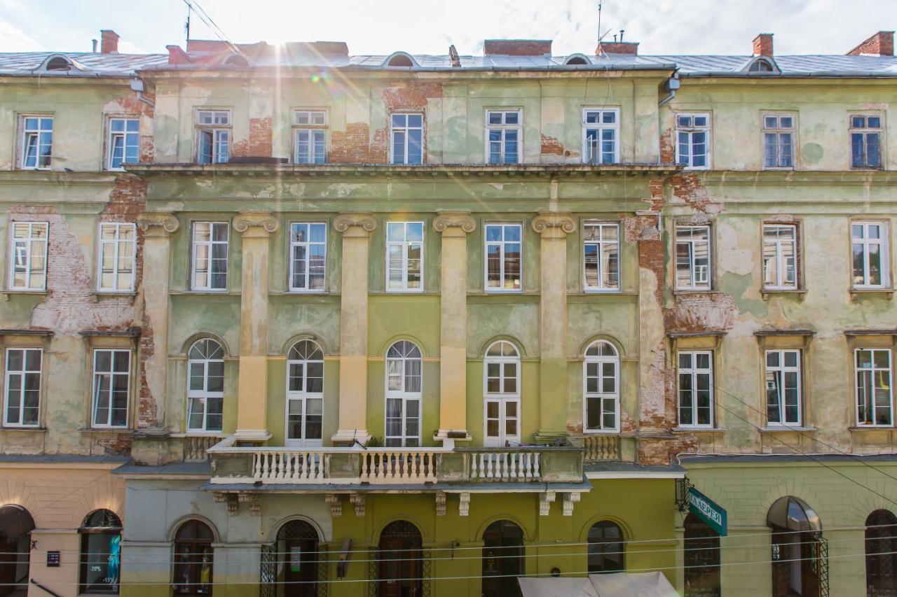 Навпроти Вернісажу Біля Оперного Вулиця Театральна 26 Є Балкон Та Інернет Apartment Lviv Ngoại thất bức ảnh