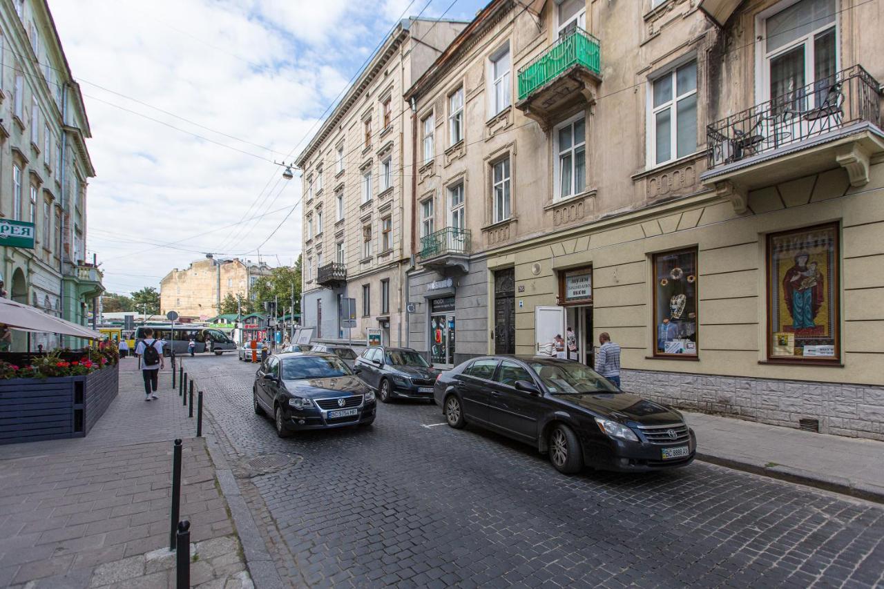 Навпроти Вернісажу Біля Оперного Вулиця Театральна 26 Є Балкон Та Інернет Apartment Lviv Ngoại thất bức ảnh